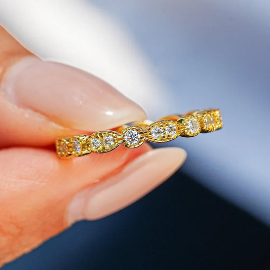 18 Ayar Altın Moissanite Elmas Kapalı Yüzük