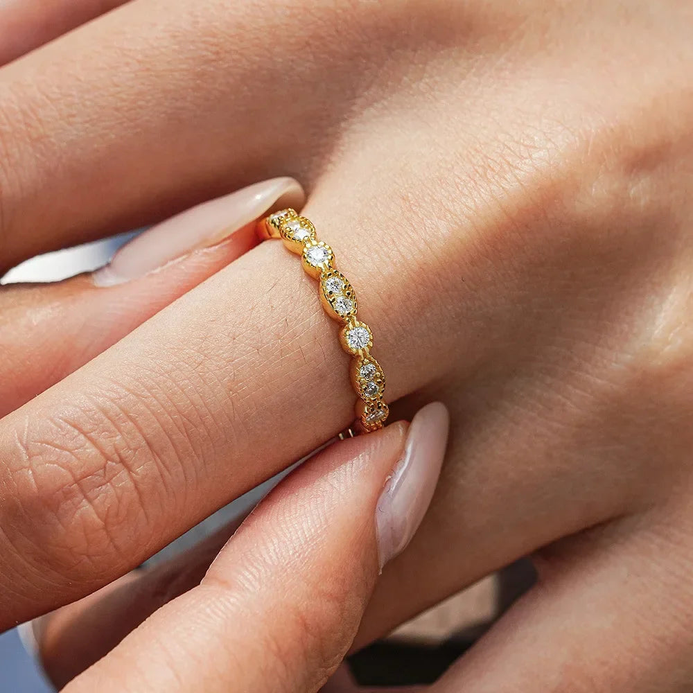 18 Ayar Altın Moissanite Elmas Kapalı Yüzük