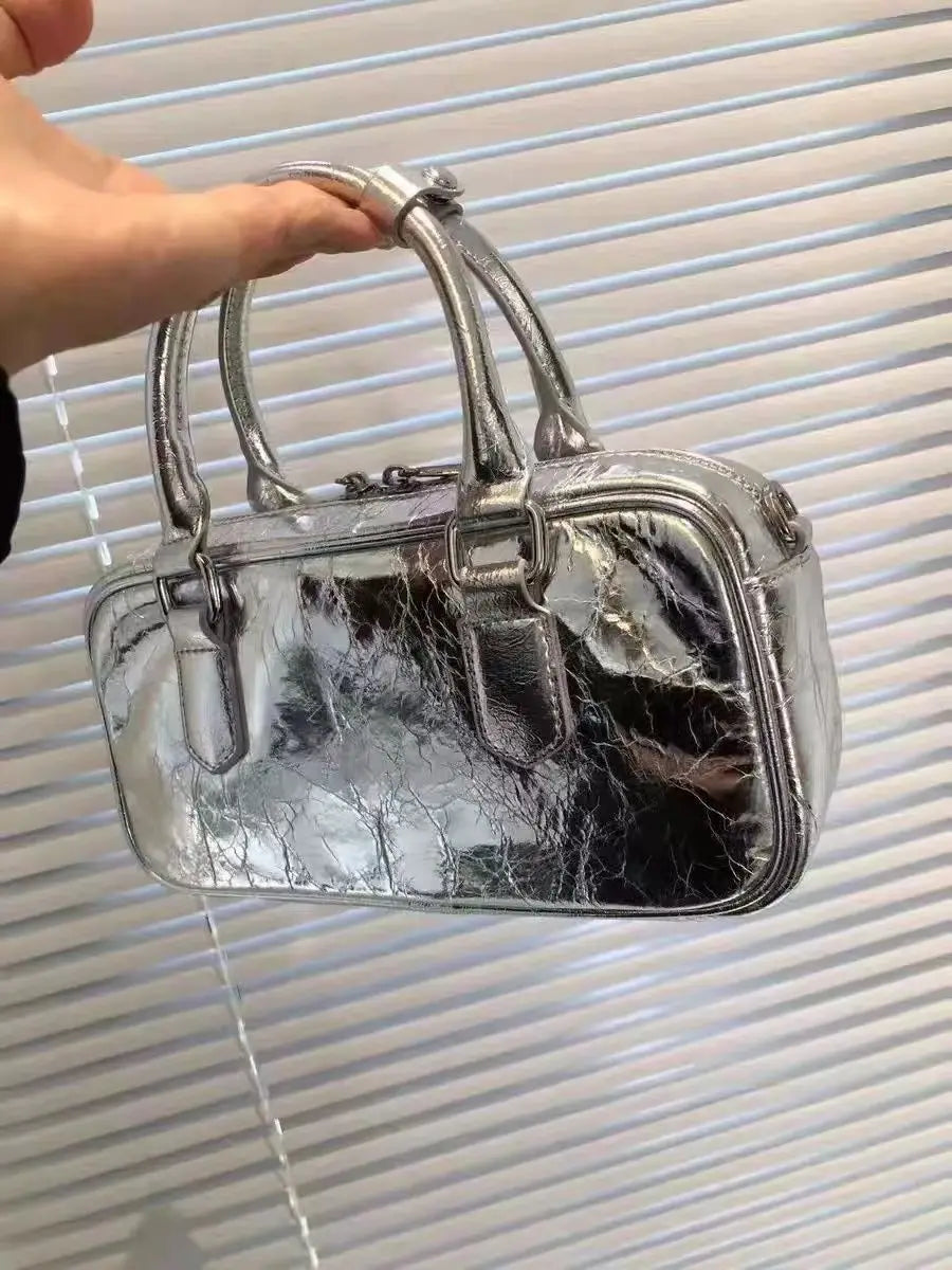 Gümüş Rengi Kare Deri Postacı Çanta