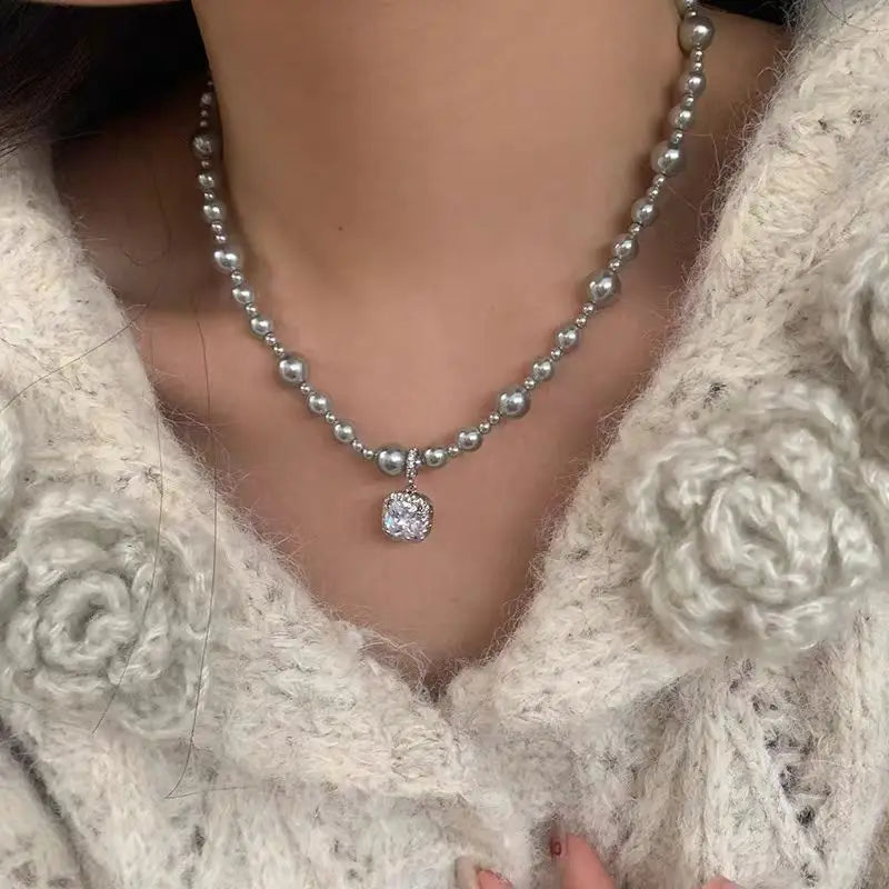 Zarif Cam İnci Choker Kolye