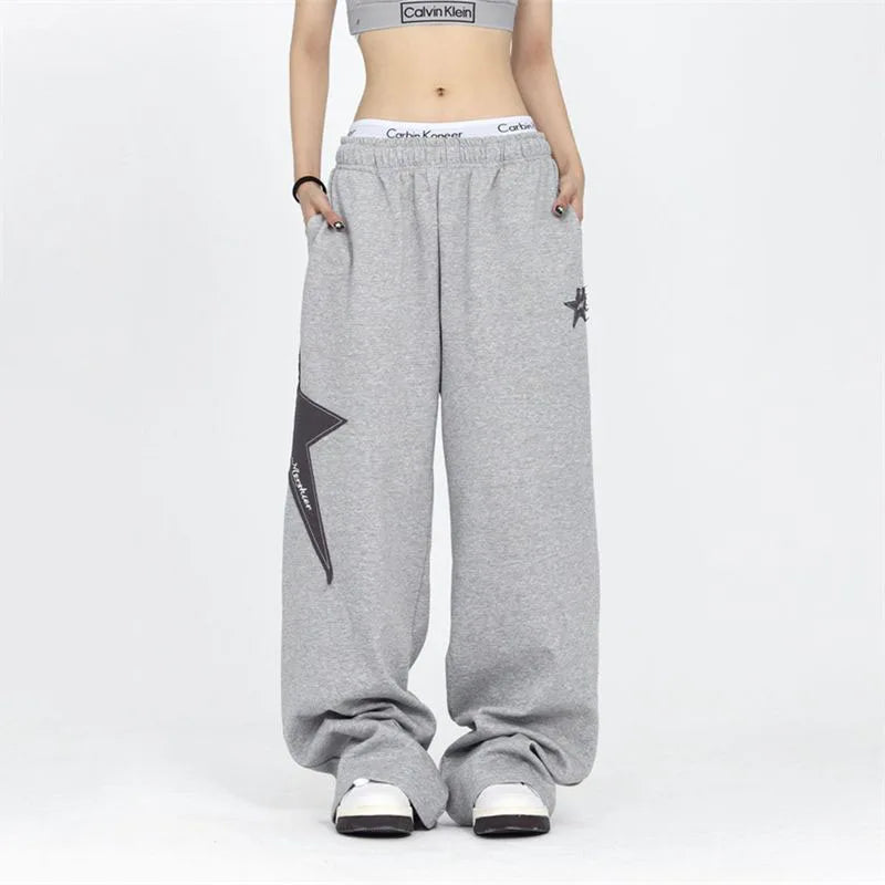 Kadın Yıldız Baskılı Jogger, kombin görünüm — Navra Wear