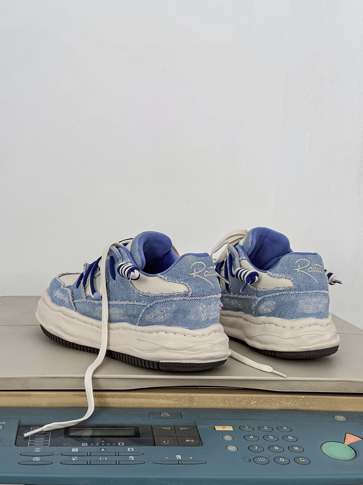 Nakış Yazılı Eskitme Denim Platform Sneaker
